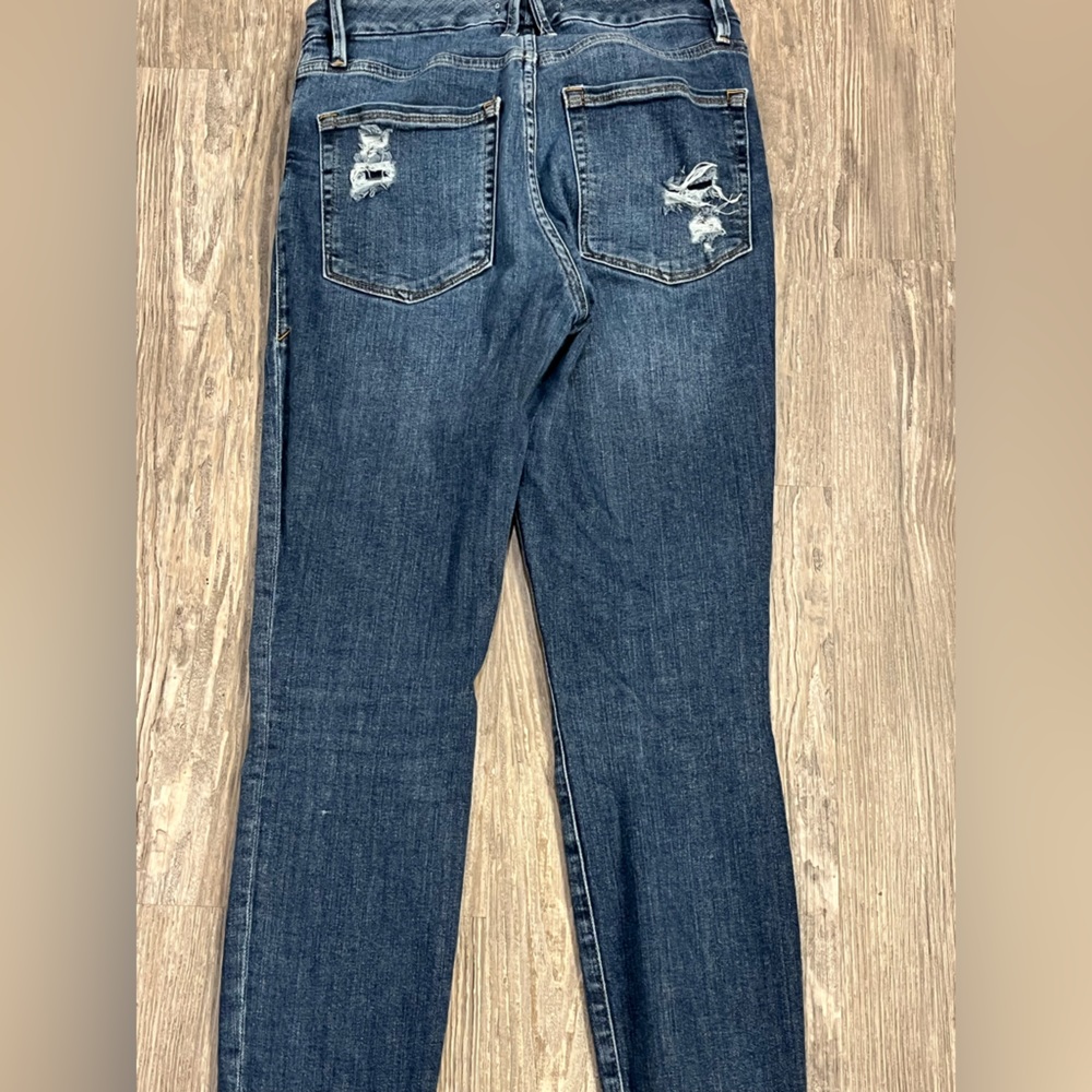 Good American Women's Skinny Jeans in Medium Blue Denim - Picture 3 of 3